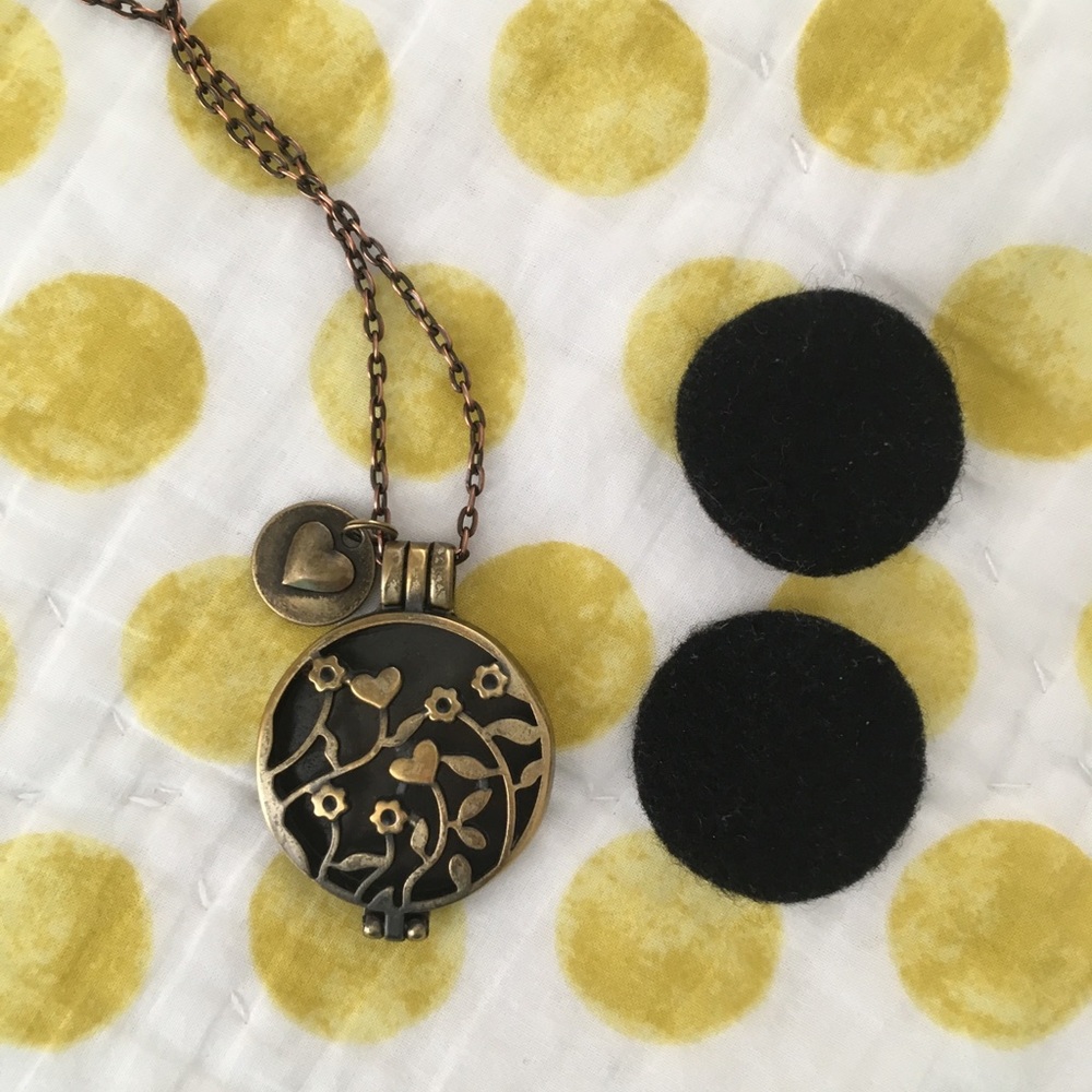 Brass toned diffuser necklace